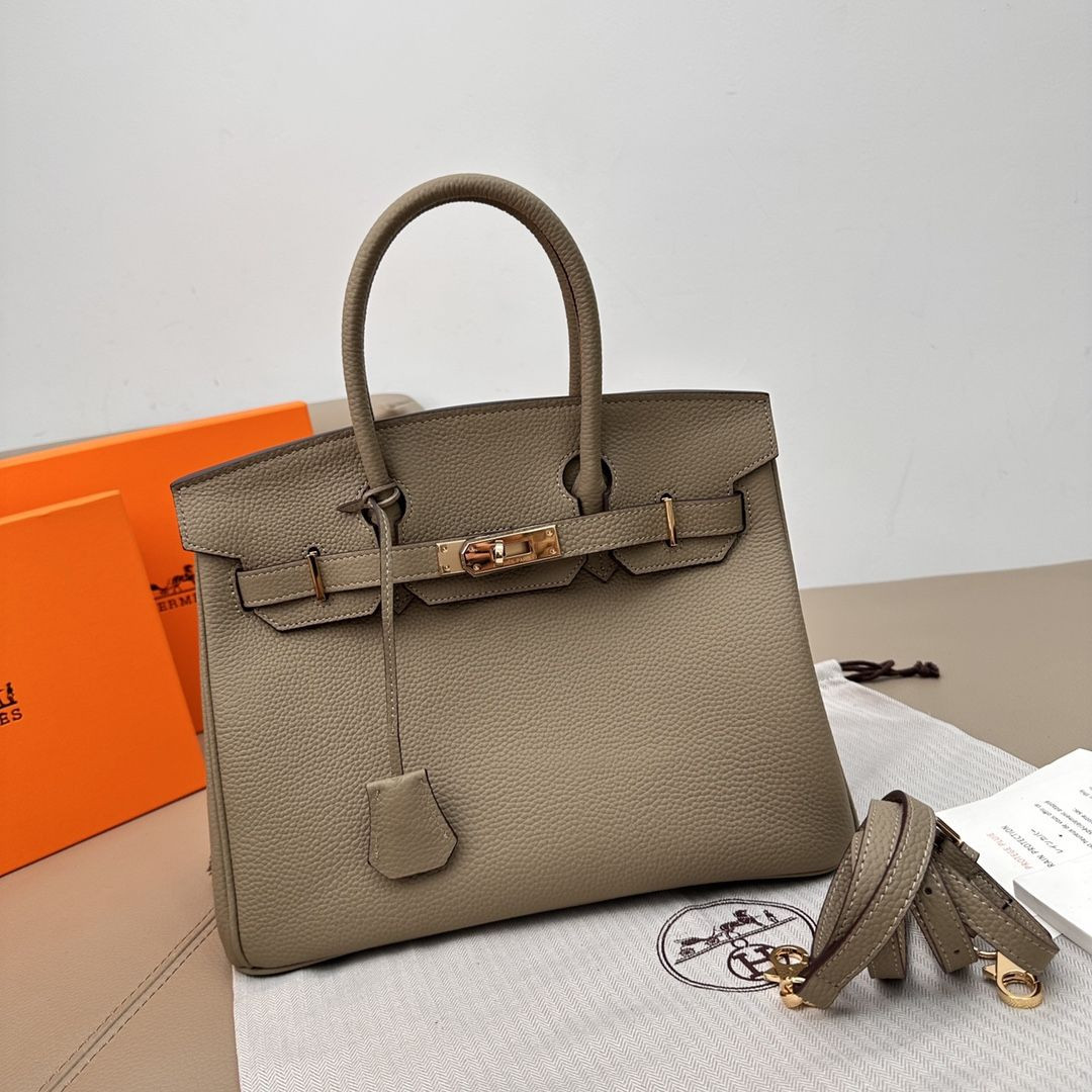 S84623 HERMES BAG WITH STRAP