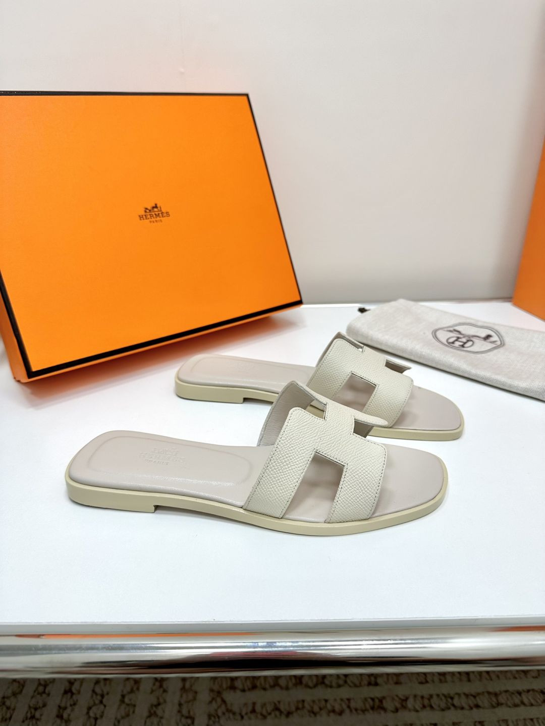 S121520 Hermes Slippers