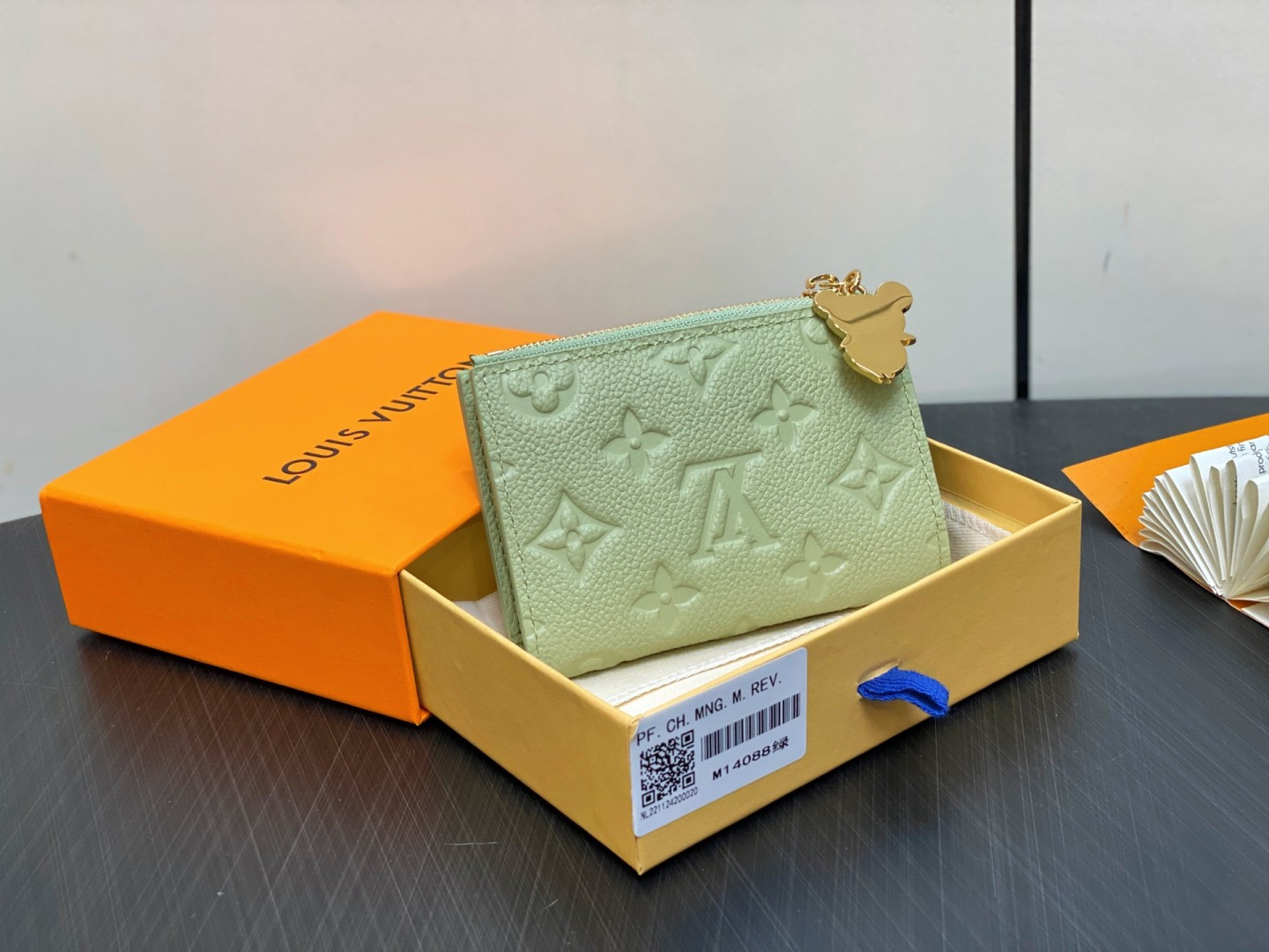 M14089 LV x TM Lisa Wallet green