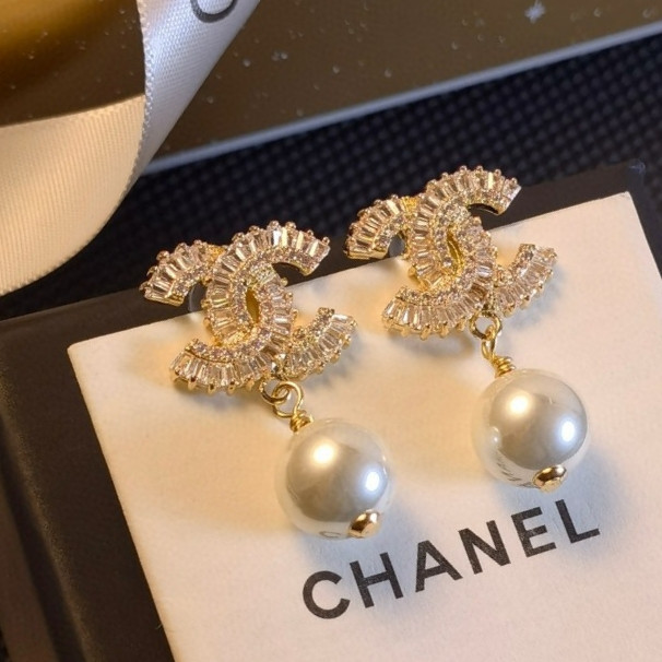 S106234 CHANEL EARRINGS
