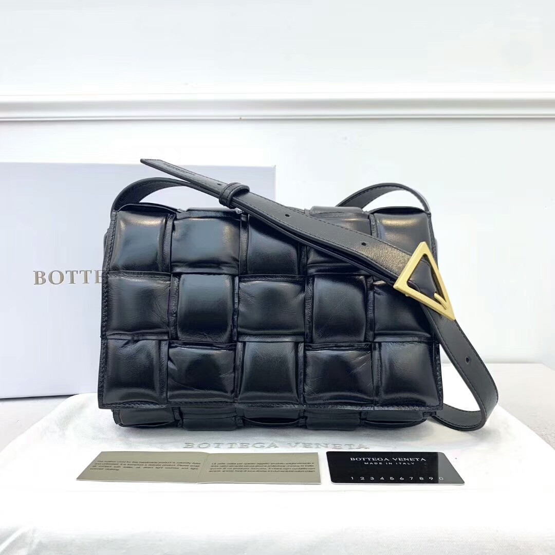 S01632 BLACK/GOLD BOTTEGA BAG