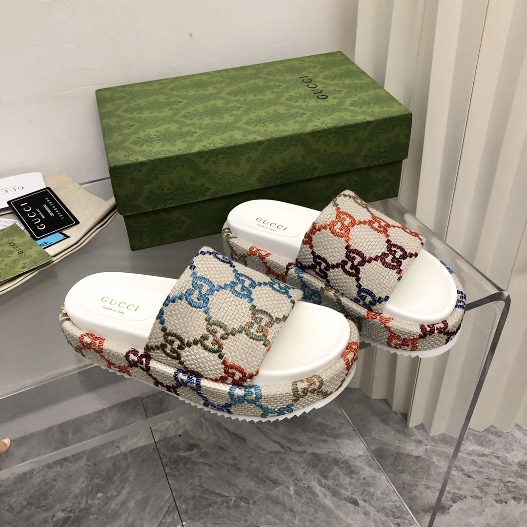 S76590 MULTICOLOR SLIDES