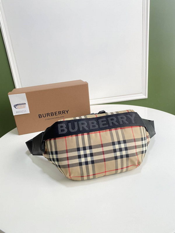 S24051 BURBERRY WAIST BAG 31cm