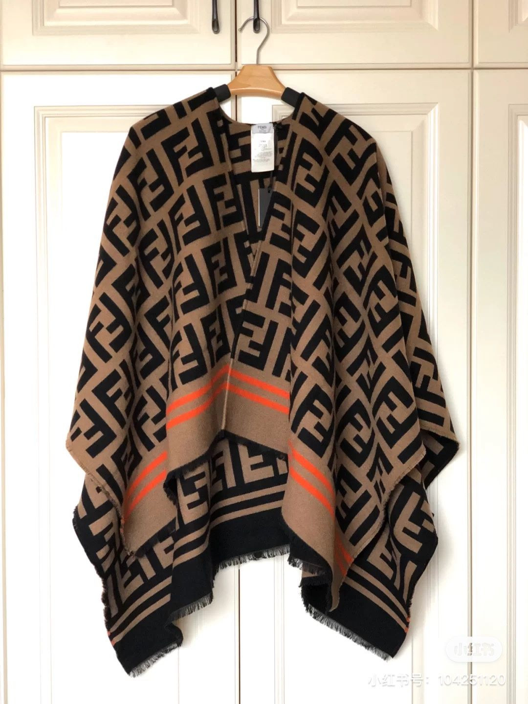 S12739 FENDI WOMENS CLOAK