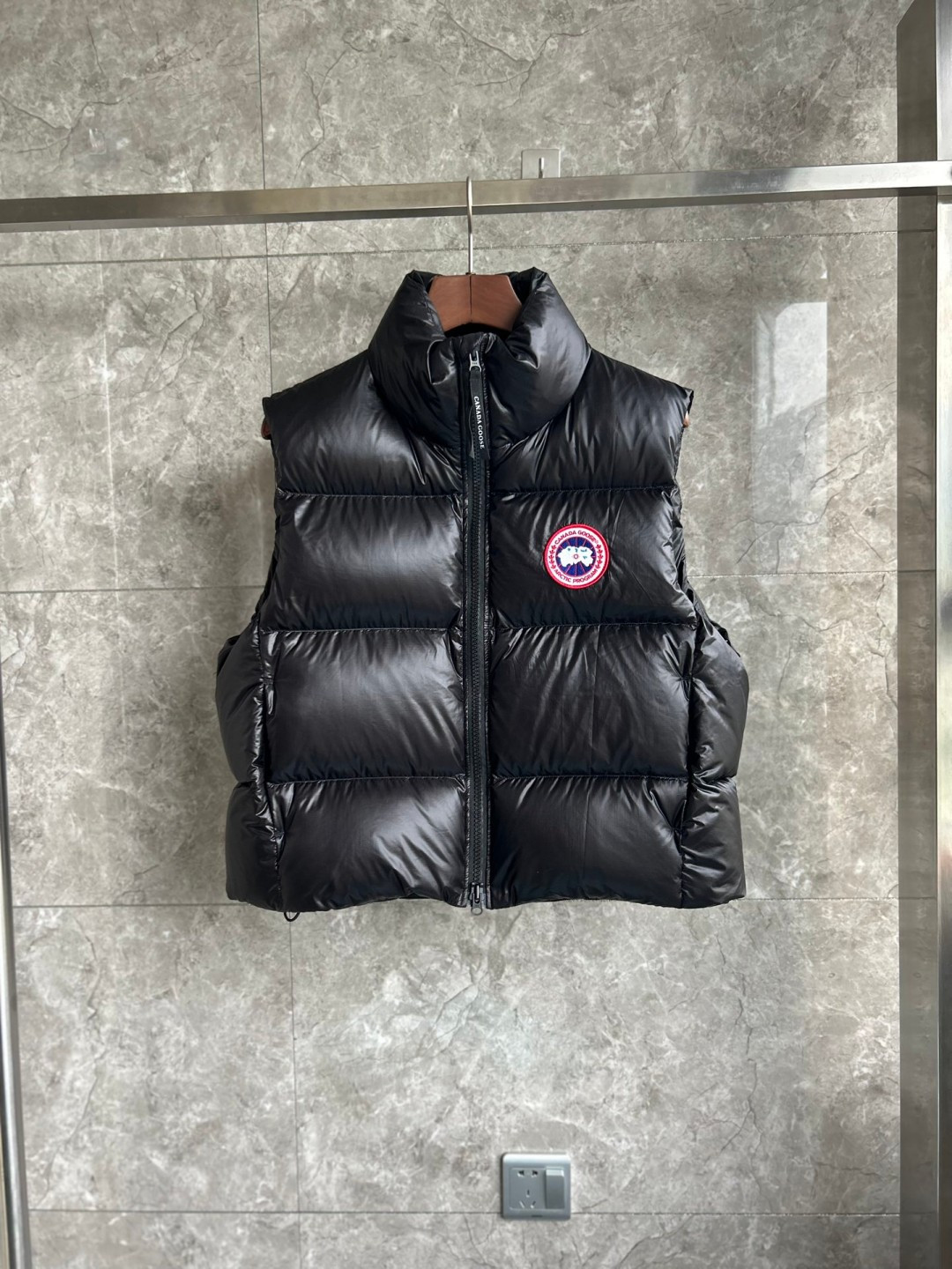 E2257WB CANADA GOOSE DOWN VEST (BLACK)