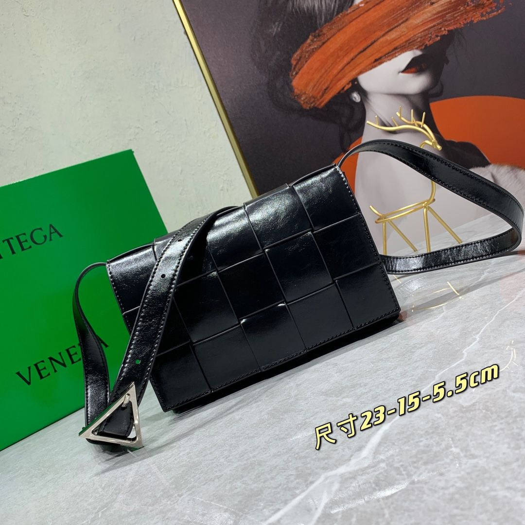 5892 BLACK BOTTEGA 23CM