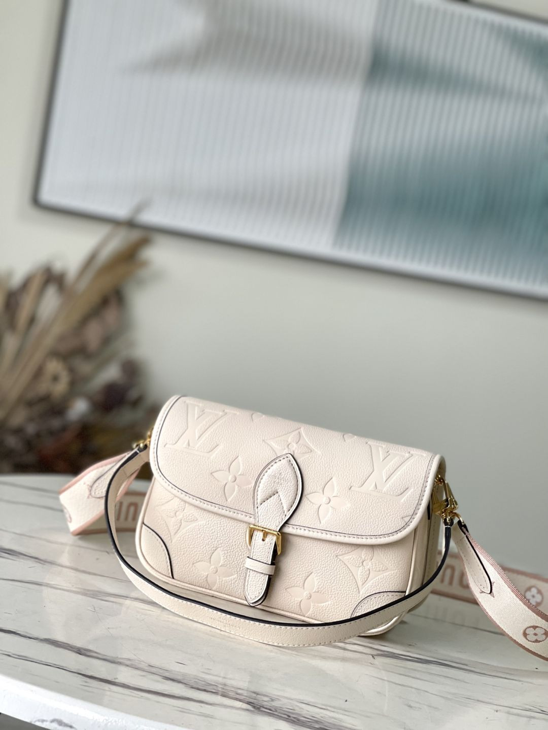 M46388 DIANE LV 23CM WHITE