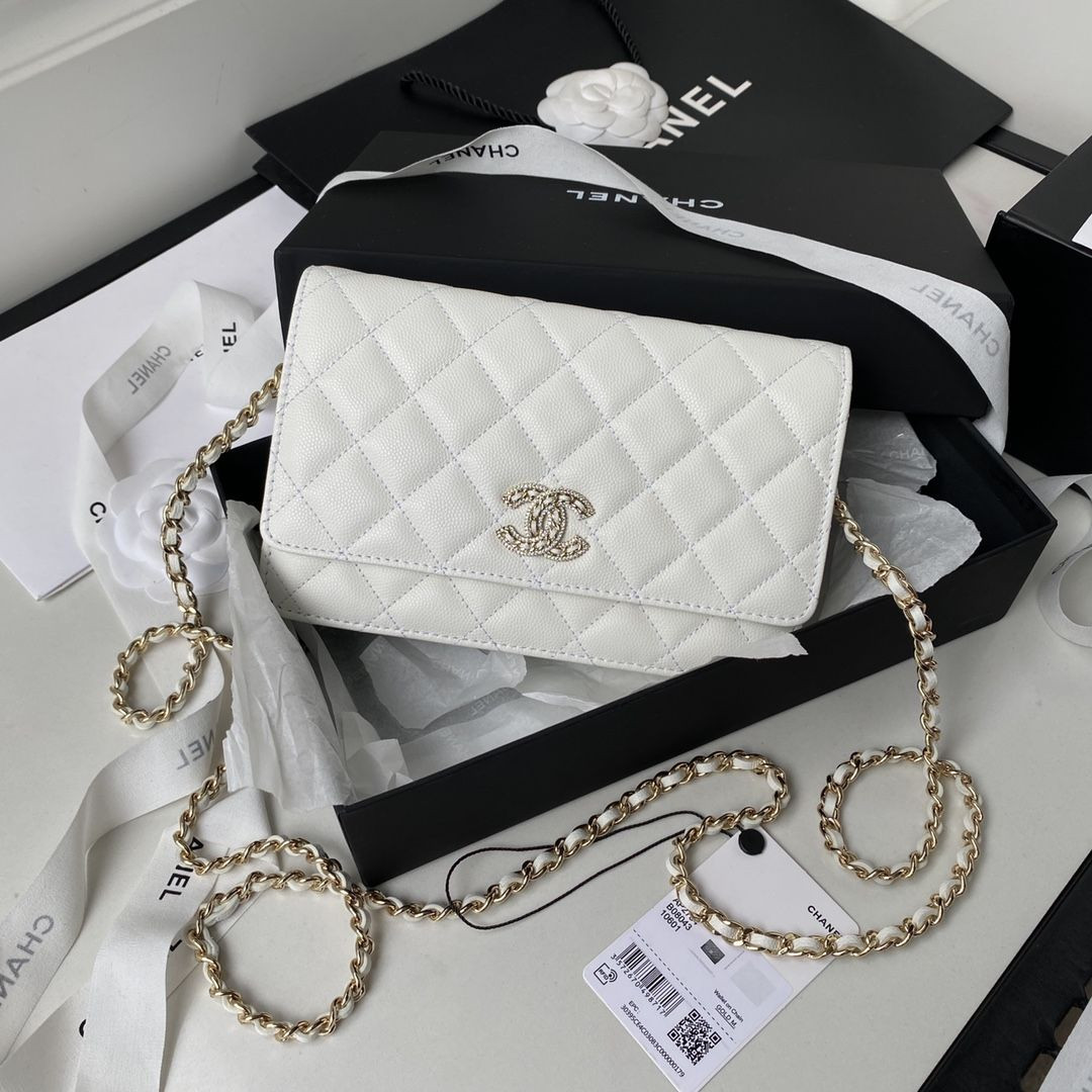 S49716 WHITE CHANEL WOC