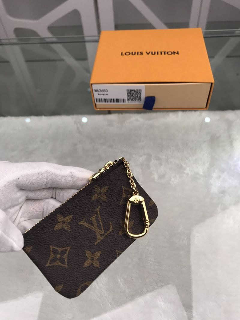 S10846 BROWN MONO KEY POUCH