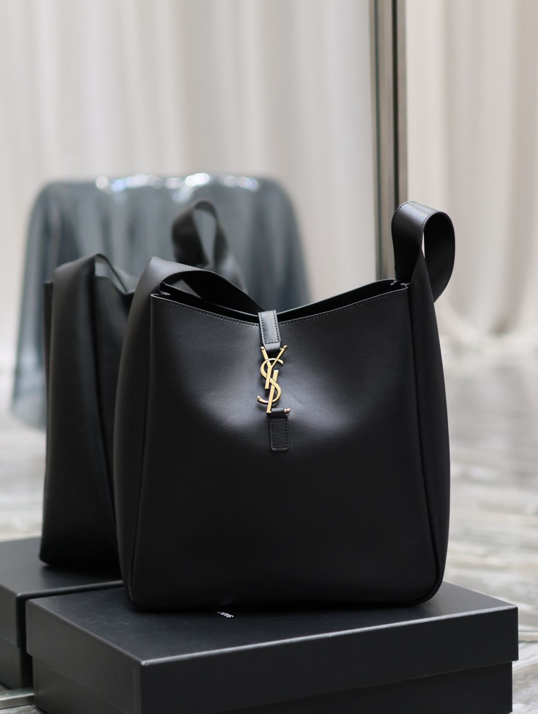 753837 LE 5À7 YSL Hobo Bag (BLACK)