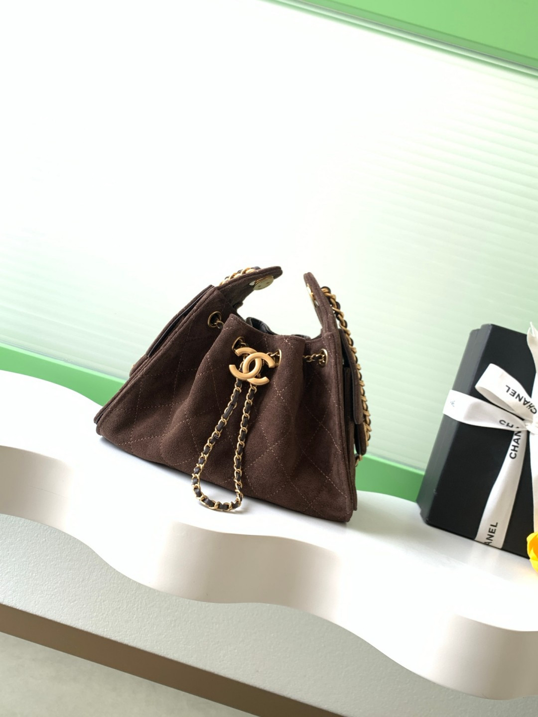 S154900 CHANEL 25C BROWN SUEDE 20cm