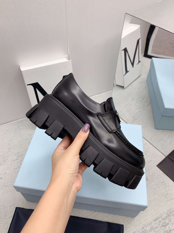 S60634 BLACK PRADA LOAFERS