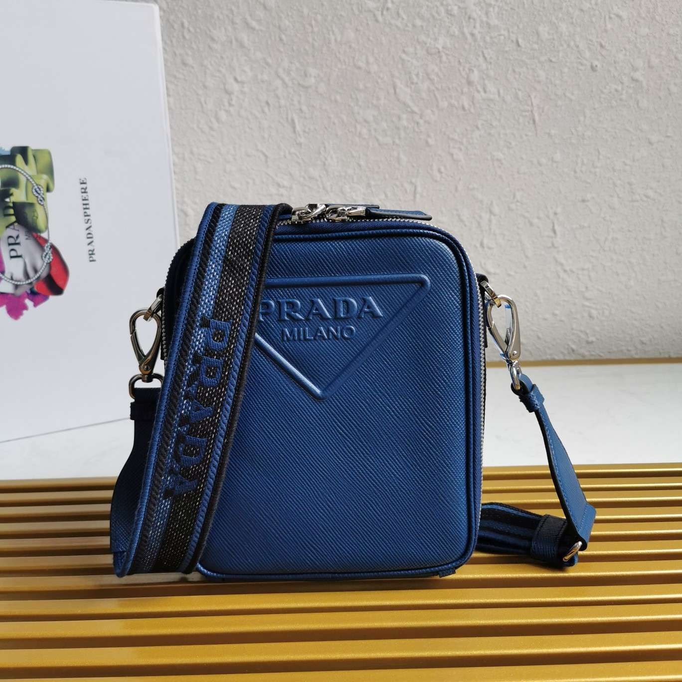 2VH154 BLUE PRADA SAFFIANO