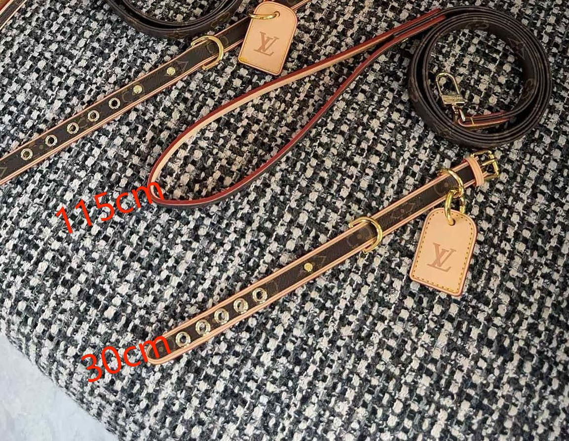 S126756 LV DOG COLLAR/LEASH