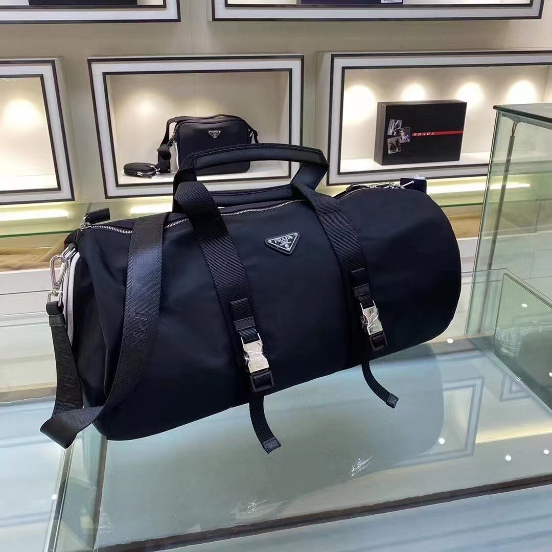 2VC015 PRADA DUFFLE