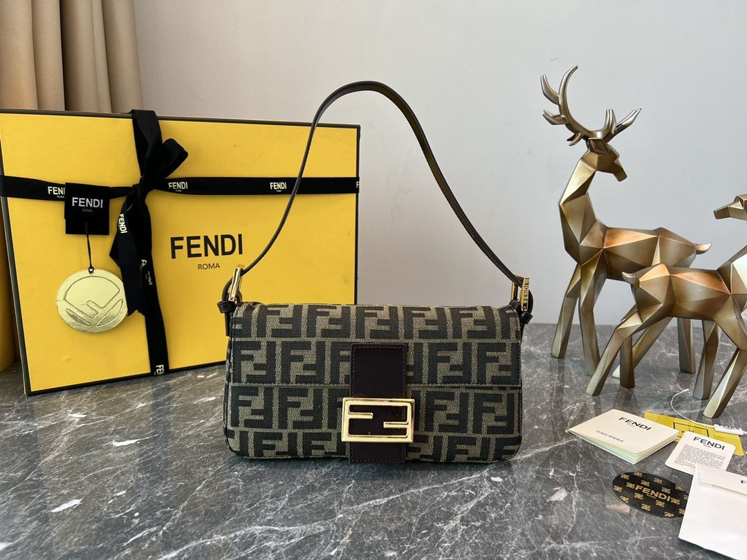 S73495 Fendi Baguette Bag