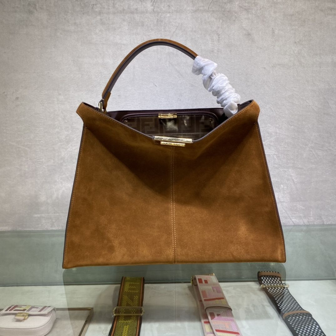304 FENDI TOTE