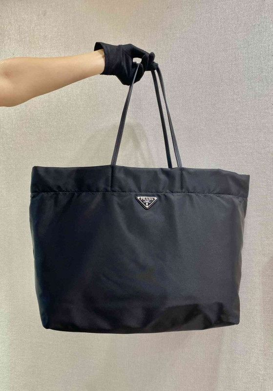 1BG107 BLACK PRADA TOTE