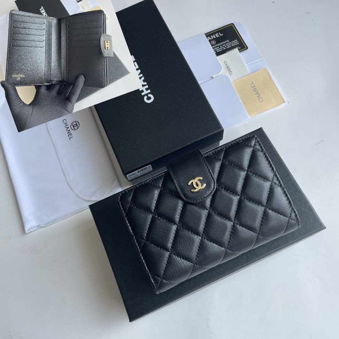 S111444 Chanel wallet