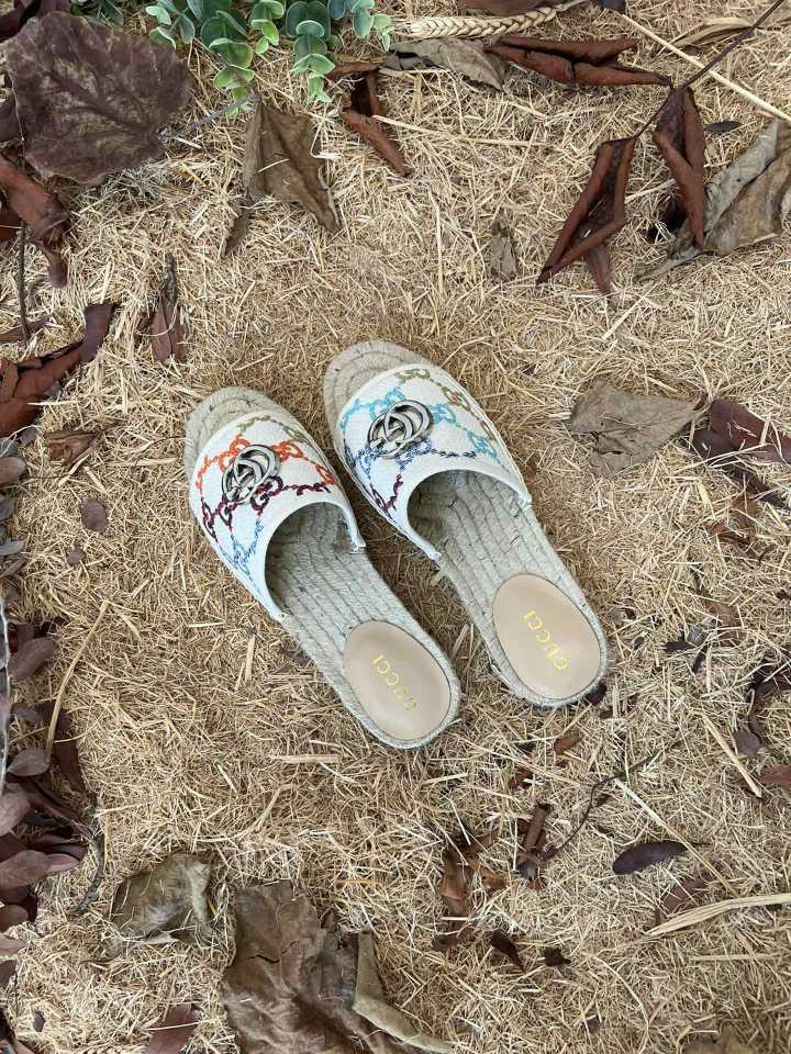 #S33240 Gucci Women's GG espadrille slides